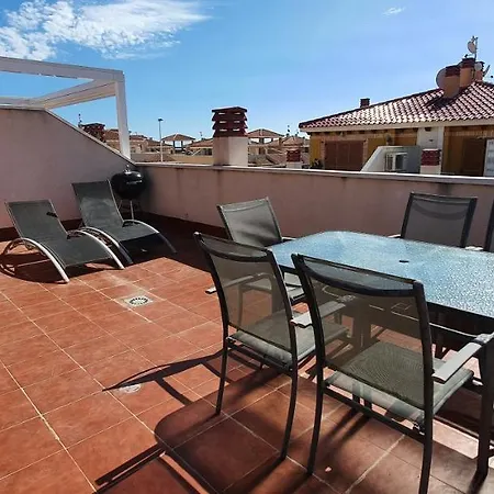Zeniamar Top Floor Apartment